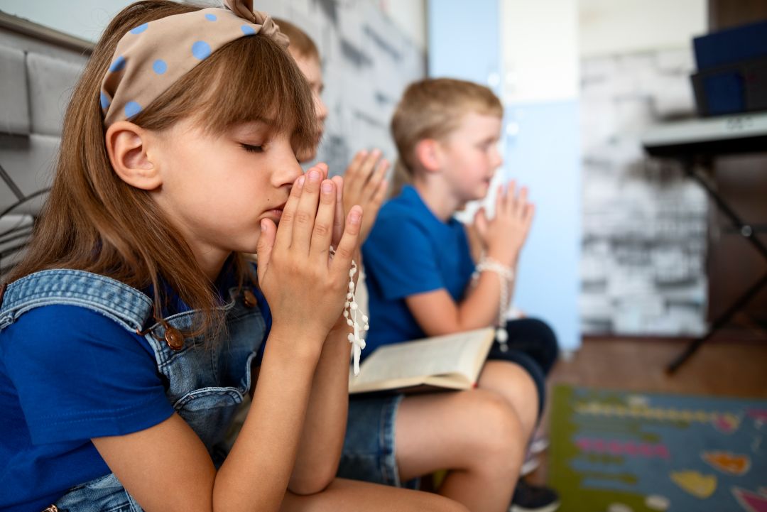 Children praying